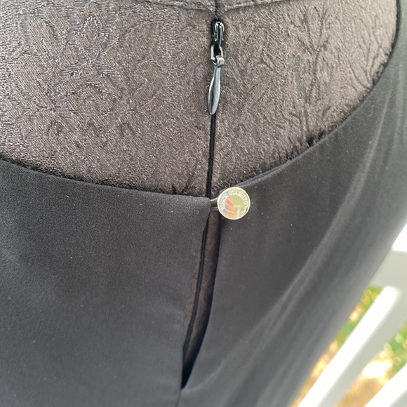 Vince Camuto Sleeveless Black Blouse Size Large in Beautiful Excellent Condition - Picture 12 of 16